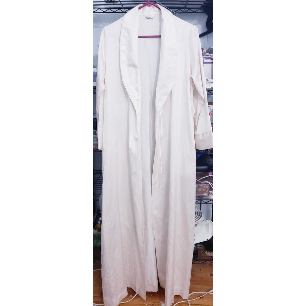 Bert Yelin For Iris White Long Robe